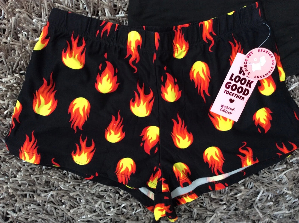 Weekend Edition Girl's 3 Piece Set Short, Tee and Scrunchie Hottie Flame Medium