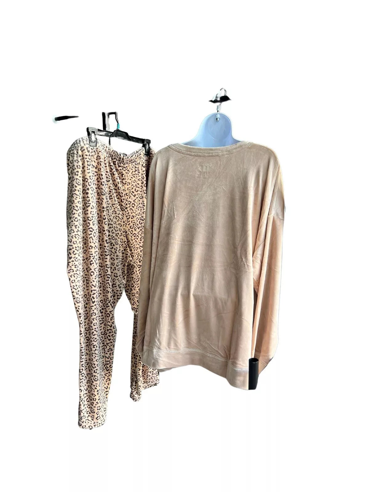 MUK LUKS Petite Length Silky Velour Petite 5X Tan/Animal pajama set