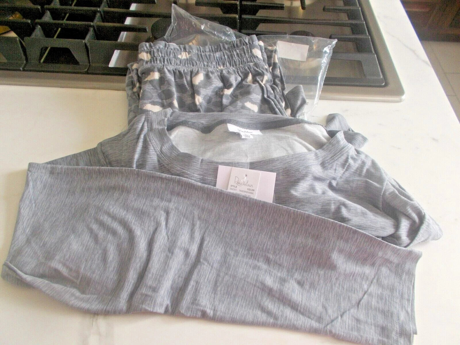 Roudelain Women's Size Large Gray Long Sleeve Top & Jogger Pajama Set NWT