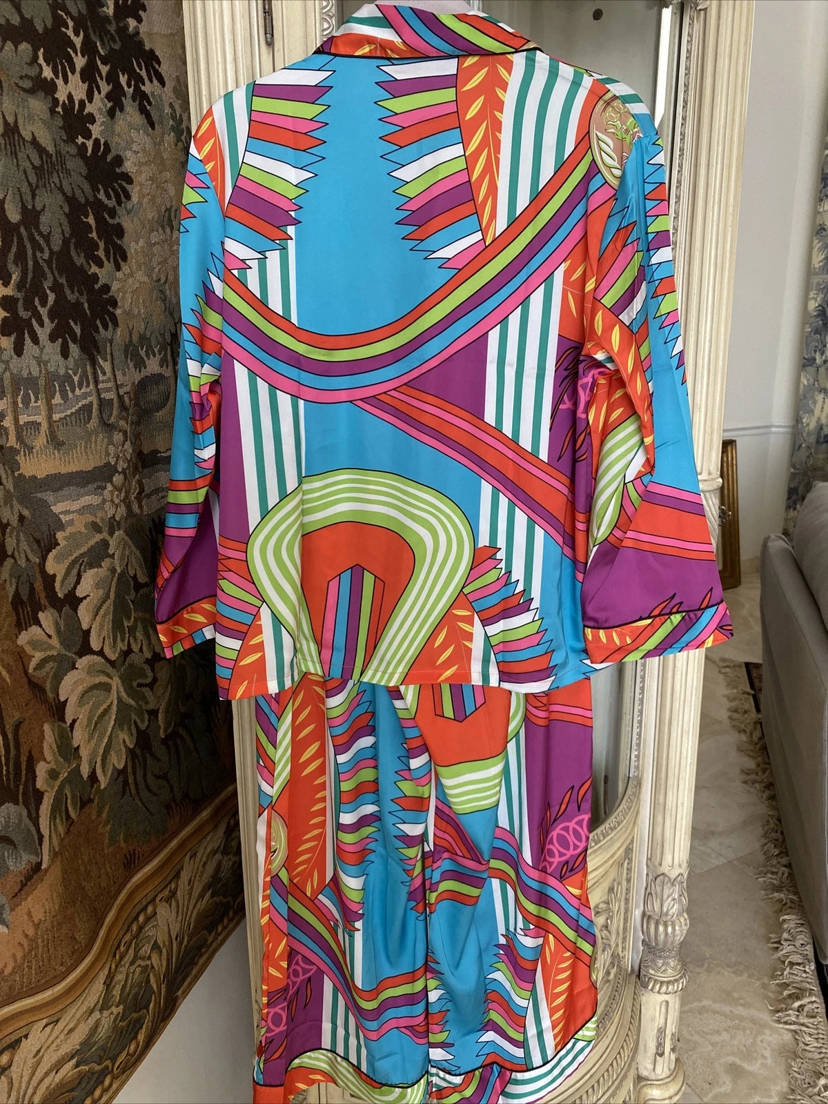 Huan Lo Hai colorfull satin 2 Pc pajama /leisure set Large  long sleeves New