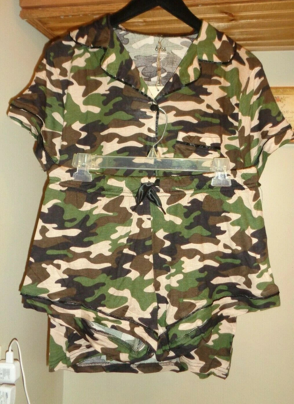 BLIS  GREEN /MULTI CAMOUFLAGE JERSEY   SHORT/SHIRT  PAJAMA  SET NWT SZ M
