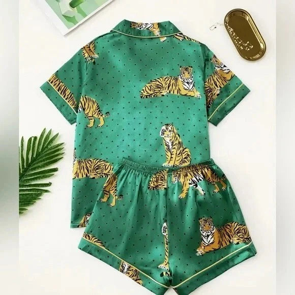 Animal Print Satin Pajama Set Green New SZ M ✨✨🔥🔥